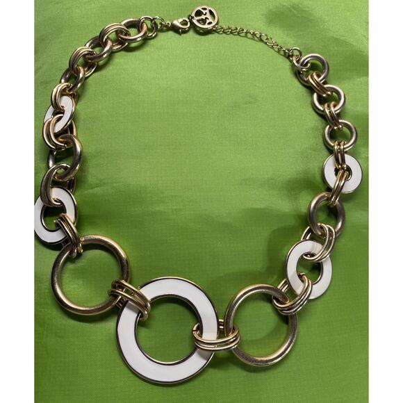 Crown TRIFARI Designer Signed Gold Tone White Enamel Choker 18" Retro Necklace - Picture 1 of 7